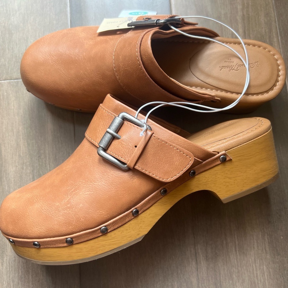 Universal Thread Faye Clog Heels 9.5 Tan Mules